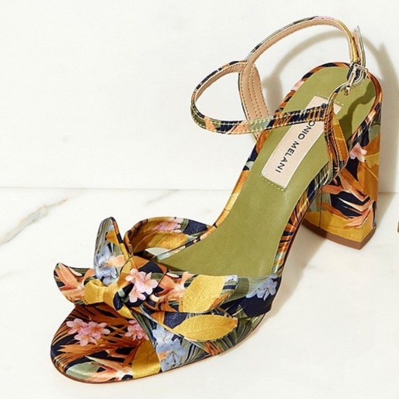 ANTONIO MELANI Shoes - Antonio Melani Summer Spring Floral Block Heel Bow Round Toe Sandals